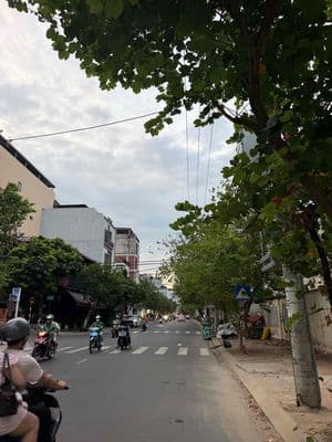 Mặt tiền mai thúc lân . ngang 6m . khu an thượng