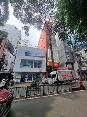 MT Tôn Thất Tùng, Bến Thành, Q1. Dt: 7x10m, Kc: trệt 1 lầu. Gía 85tr