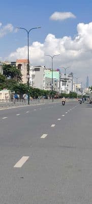 Nhà mặt tiền 5m đường 30m
