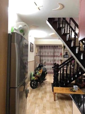 Cho thuê nhà đường Cộng Hoà 3,7x10 1 trệt 1 lầu 2pn 2wc full nội thất