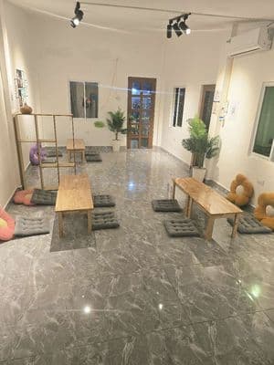 cho thuê lầu 1, có ban công 2 mặt tiền bao điện nước