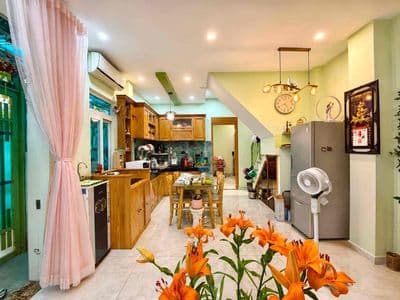 Bán nhà HXH Nguyễn Kiệm, 51m2, 2 Tầng, 3 phòng ngủ