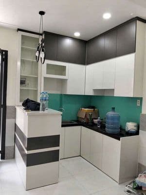 Cho thuê nhà mặt tiền đ40 hbc 8tr/tháng