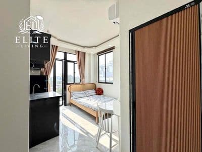 Chdv ban công full nội thất