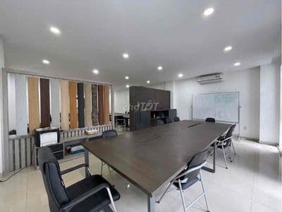 Văn phòng 85m2, sẵn nội thất, máy lạnh, hầm xe ở Vạn Phúc. Giá 15,5 tr