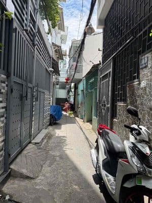 Bán nhà vị trí đẹp .sổ đẹp .hem thông tứ hướng. giá tốt