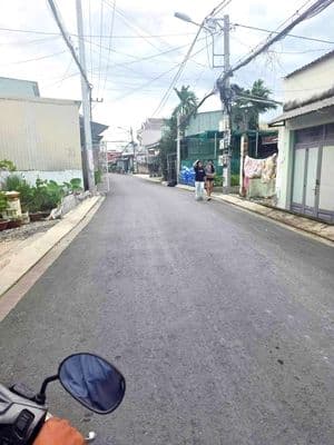 nhà bán hẻm xe hơi 6m đường Lê Văn lương