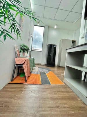 CĂN hộ 2Pn 55m2 Ban Công , Phòng Khách , Thoáng Cưuc