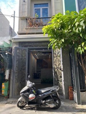 CHO THUÊ NHÀ 1 trệt 2 lầu sân thượng. Hẻm 618 Quang Trung P11 GV