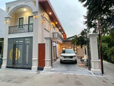 Bán Nhà Tân Cổ Điển, Góc 2 Mặt Tiền , Gần chợ Búng - Thuận An