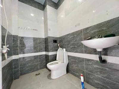 Cho thuê nhà đường tl40 ngay cao đẳng điện lực, 84m2, đường 12m
