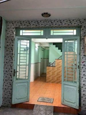 Chủ kẹt vốn , gấp_ nhà 3tầng _ 4pn_shr_kế bên vincom nam long q7