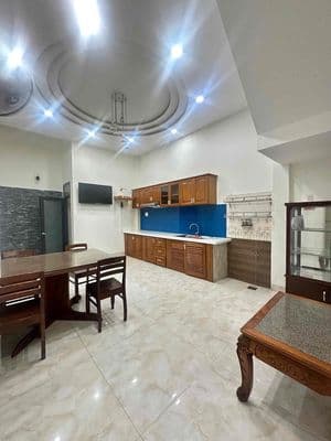 Cho thuê nhà mặt tiền đường Lam Sơn trung tâm Nha Trang