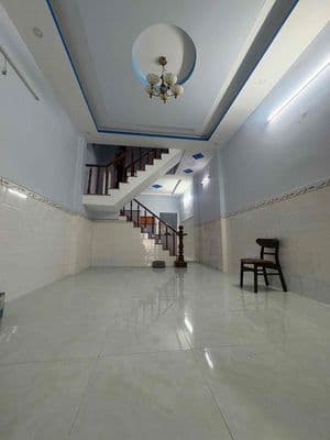 Cho thuê nhà trệt lầu P Tân Đông Hiệp sân xe tải giá 6tr