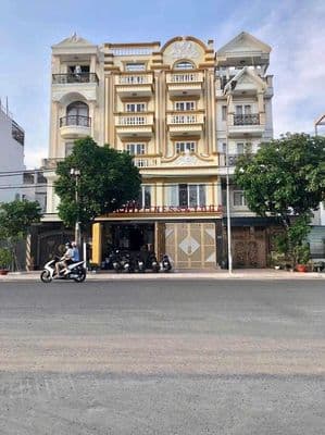 Nhà Mặt Tiền 9x20 3lầu