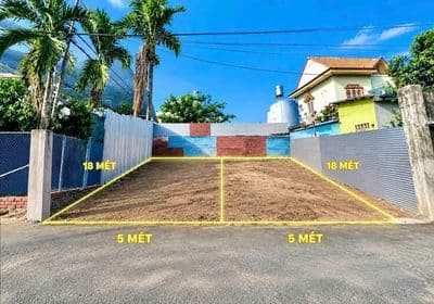 Đất 5x18 hẻm xe hơi / Mỹ Huề có 2 nền liền nhau