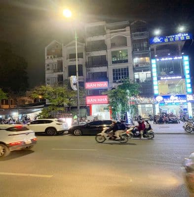 Cho thuê nhà mặt phố 7 Quang Trung, Hà Đông kinh doanh sầm uất