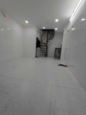 Cho thuê nhà 3 x 5m trệt lầu 1pn gần trường học lê lai