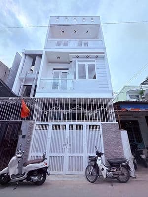 Nhà rộng k oto huỳnh ngọc huệ