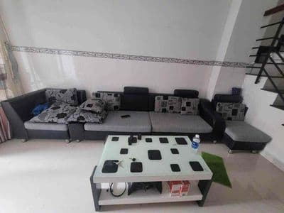 Nhà có nội thất hẻm 1508 lê văn lương ở liền