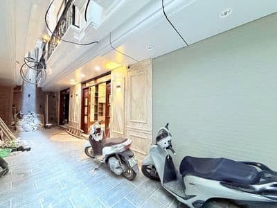 Nhà 6 tầng thang máy Phố Tam Trinh, 35m2, 10.9 tỷ