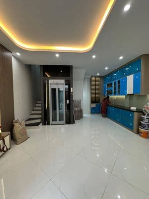 Bán nhà Minh Khai full nội thất 7 tầng thang máy, 1 bước ra mặt phố