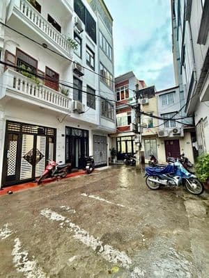 Bán nhà 4 tầng Minh Khai, Hai Bà Trưng, 35m2, ô tô đỗ cổng