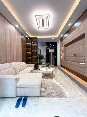 Nhà 5 tầng thang máy lô góc Minh Khai, Hai Bà Trưng, Hà Nội