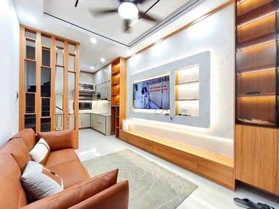 Bán nhà Hai Bà Trưng 5 tầng 3 ngủ, cách Phố Cảm Hội 30m