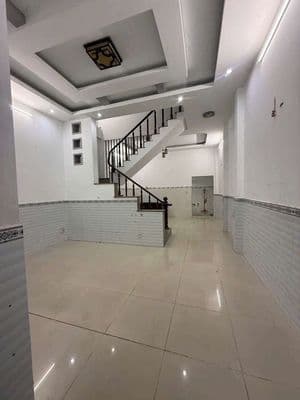 nhà gần trường nguyễn hiền ,gần ủy ban, công an p. 2p