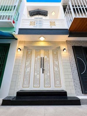 Bán nhà giao sổ hồng - giáp quận 7