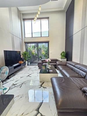 Bán nhà mặt tiền kinh doanh P.Đông Hòa, Dĩ An, full nội thất, có thang
