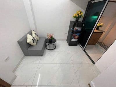 Cho thuê nhà ngõ 87 Yên Xá, full đồ, có thang máy