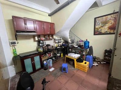 Cho thuê nhà 3 tầng kinh doanh tốt gần Bưu điện HĐ