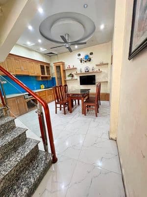 Cho thuê nhà 5 tầng Thạch Bàn, 4 ngủ, 8 triệu