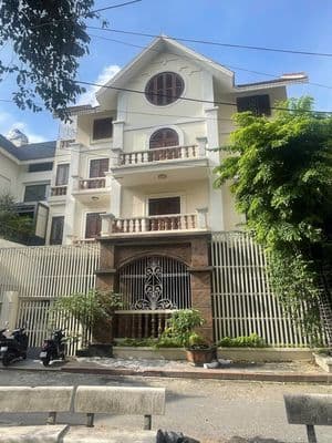 Cho thuê biệt thự góc 190m², 2 mặt thoáng, ô tô tránh Mỹ Đình 2