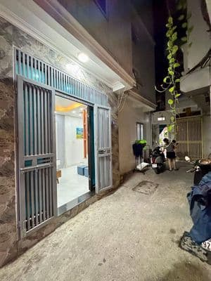 Cho thuê nhà nguyên căn Đống Đa, Trung Phụng, 27m2, 11tr/tháng