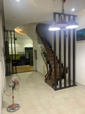 Cho thuê nhà ngõ 132 Cầu Giấy, 4PN, 15 triệu/tháng