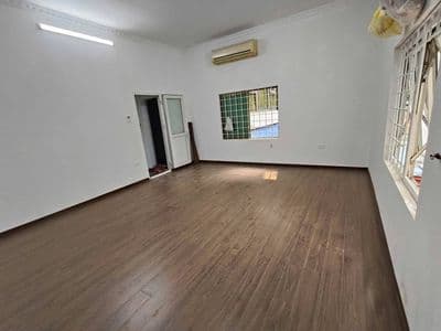 Cho thuê nhà lô góc Trần Cao Vân, Hai Bà Trưng, tiện kinh doanh