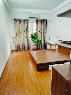 Cho thuê nhà Ngọc Thụy 5 tầng full đồ, ô tô tránh, 10tr