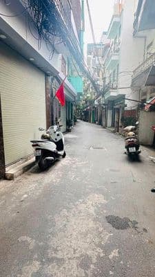 Cho thuê nhà 4 tầng ô tô vào tận cửa - Nguyễn Lân