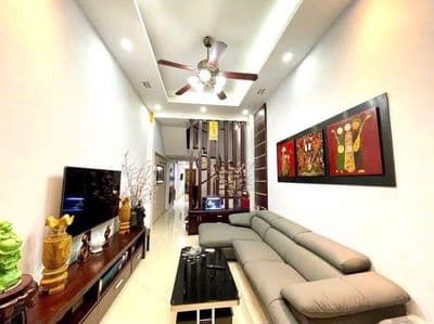 Cho thuê nhà phân lô Lương Sử C, Đống Đa, full nội thất