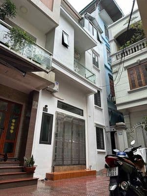 Cho thuê nhà ngõ 46 Đội Cấn, nhà mới, full đồ