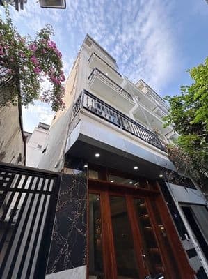 Nhà 35m2 sát Time City, 30m ra ô tô, 9.x tỷ