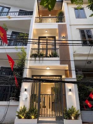 Cho thuê nhà nguyên căn 4 tầng 3 ngủ tại Tam Trinh