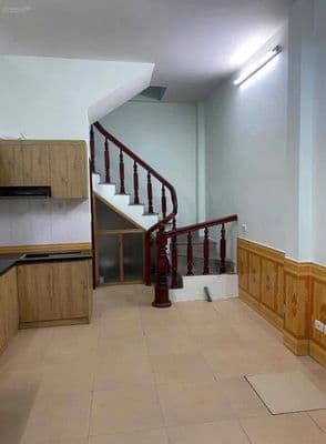 Cho thuê nhà ngõ 312 Kim Giang, 120m2, 5 tầng
