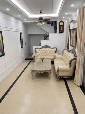 Cho thuê nhà Hoàng Hoa Thám, Ba Đình, 50m2 x 4 tầng