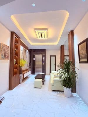 Cho thuê nhà nguyên căn Hồ Ba Mẫu, Đống Đa, full đồ, thang máy