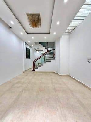 Cho thuê nhà nguyên căn 35m2 Kim Giang, 5 phòng ngủ