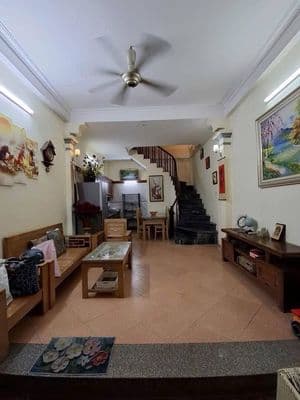 Cho thuê nhà 40m2, 3.5 tầng, 2PN, Hà Đông